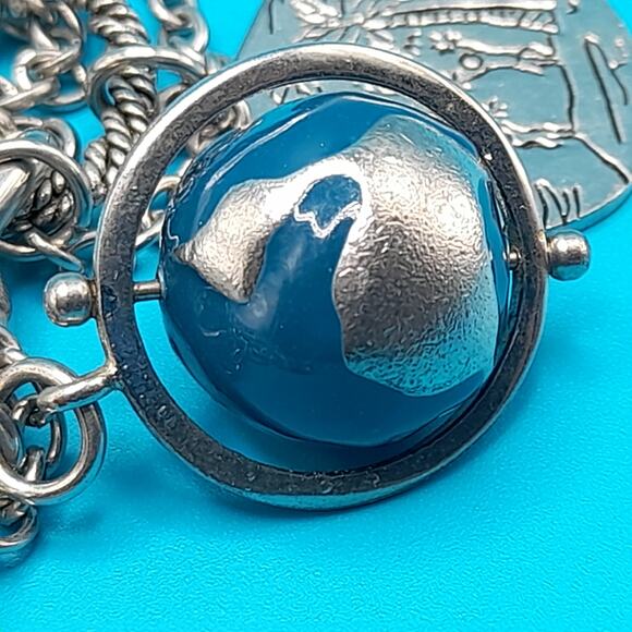 Vintage Charm Bracelet, Eiffel Tower, Globe, Guitar, Watch, 8 1/2" - Picture 5 of 10